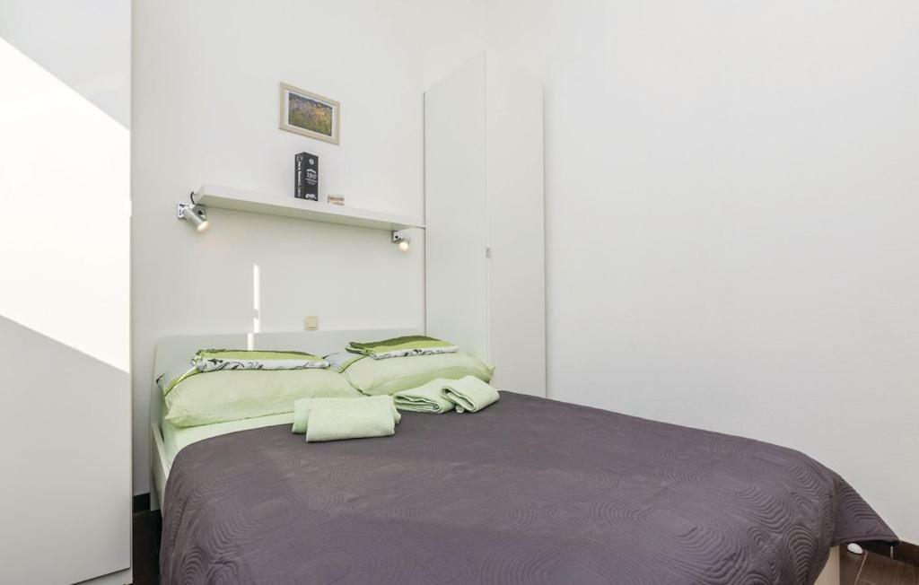 Holiday Apartment Boko Pinezici  Room photo